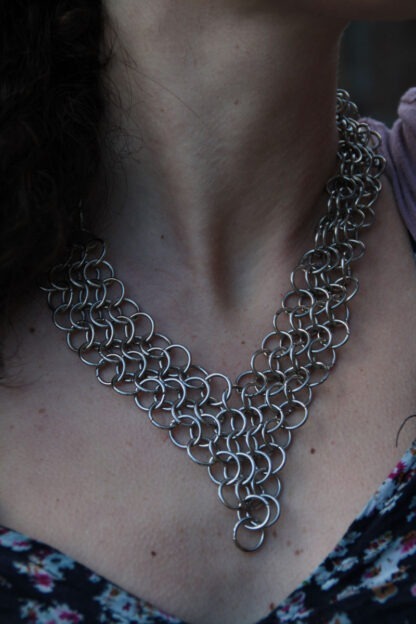 Elegant V Shaped Necklace - Image 7