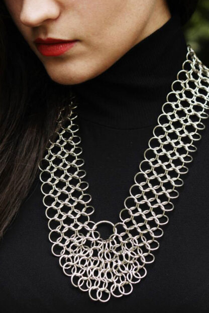 U shape elegant Necklace - Image 4