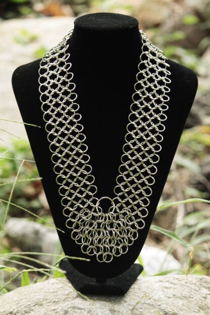 U shape elegant Necklace - Image 2